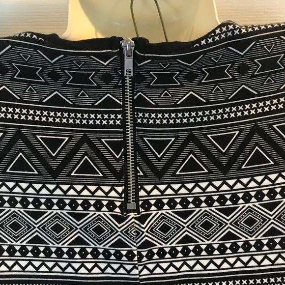 H&M Divided Black and White Dress Size Large - Picture 5 of 5